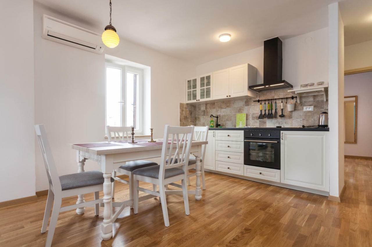 Apartment Amare Seaview ロヴィニ エクステリア 写真